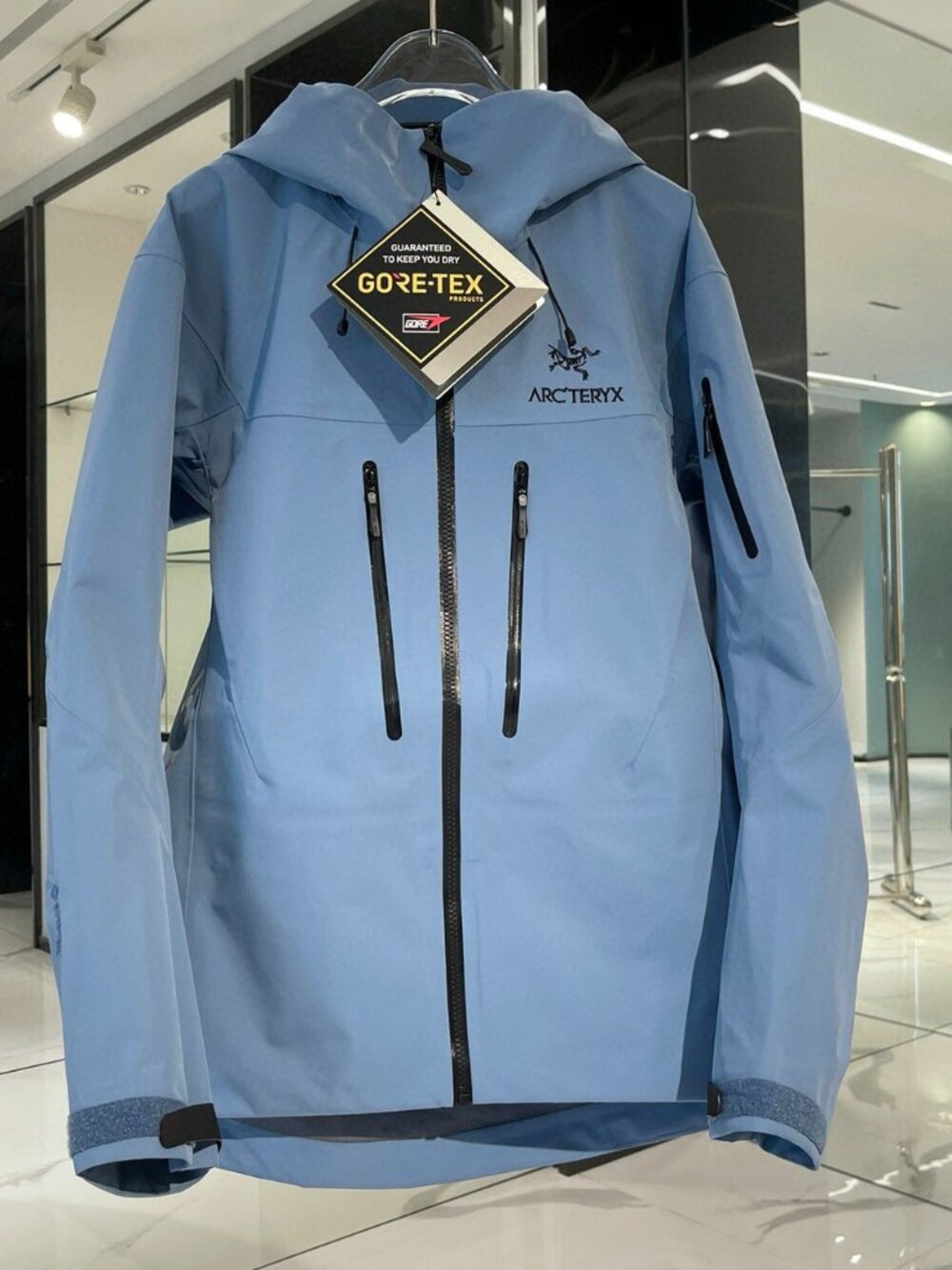 Arcteryx casual sports hooded zip-up hardshell jacket/ski jacket